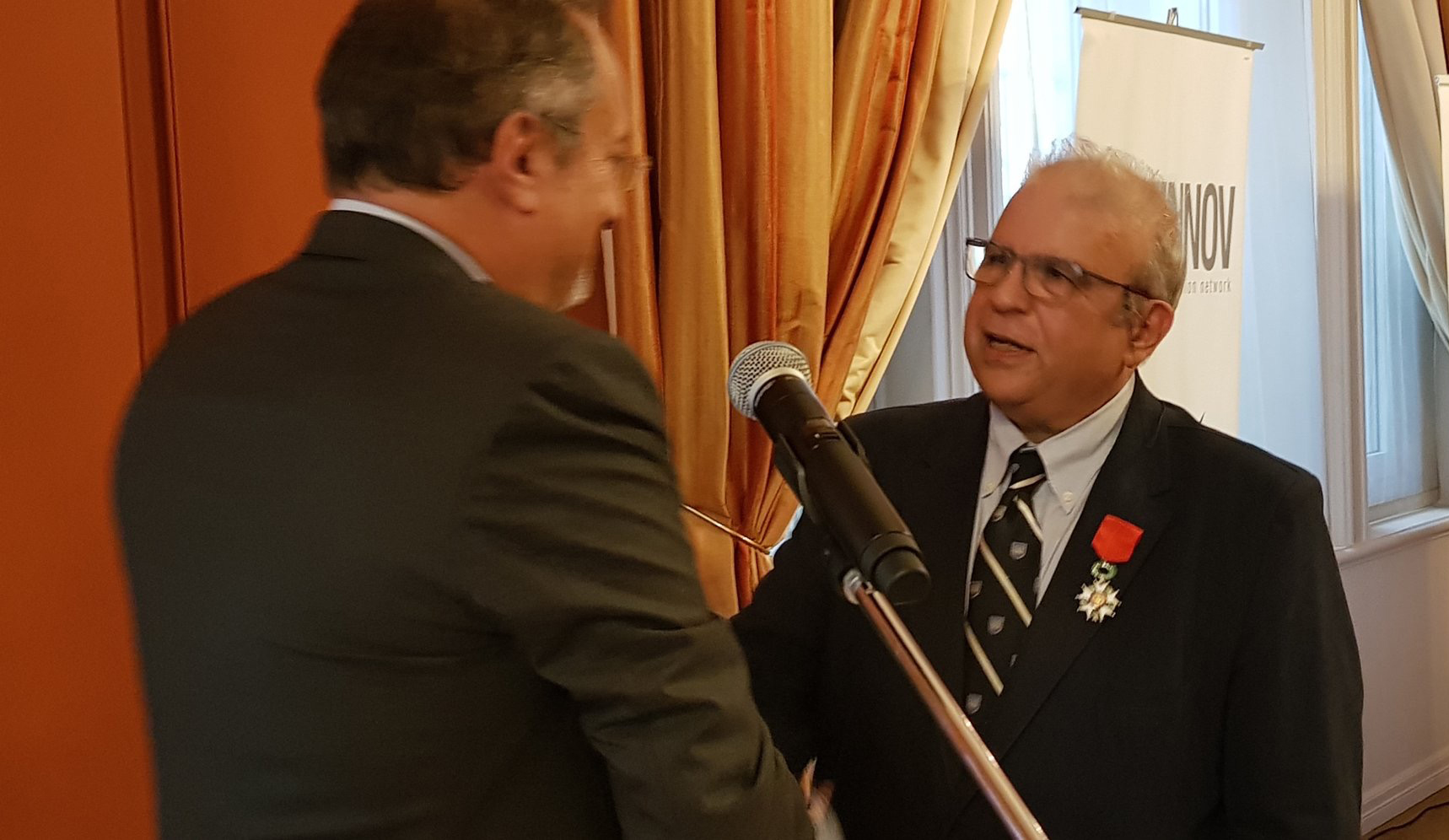 Ο Δρ. Αθανάσιος Κωνσταντόπουλος Ιππότης του Εθνικού Τάγματος της Λεγεώνας της Τιμής  της Γαλλικής Δημοκρατίας