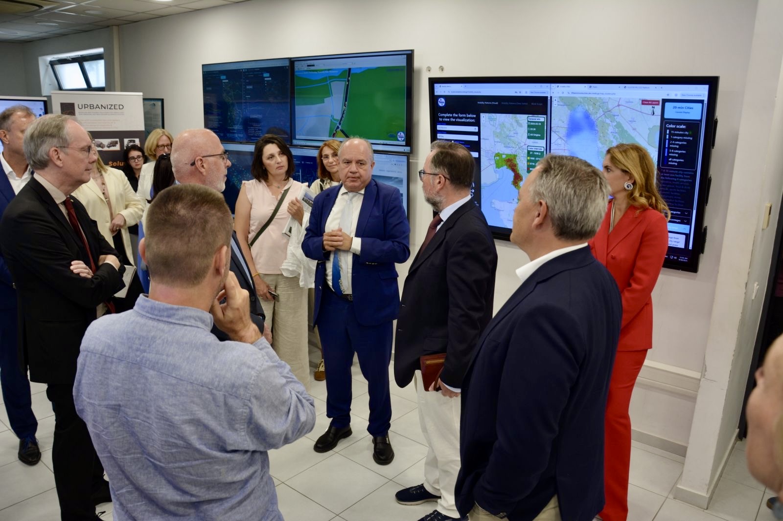 Στο Ζωντανό Εργαστήριο Διαχείρισης Δεδομένων και Υπηρεσιών